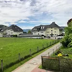 Danner Familien-ferienwohnungen - Ruhige Lage, 650 M Zum Attersee & Zentral In 아파트