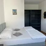 Danner Familien-ferienwohnungen - Ruhige Lage, 650 M Zum Attersee & Zentral In *