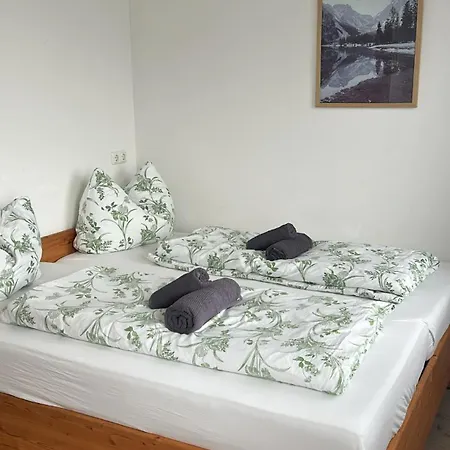 Danner Familien-ferienwohnungen - Ruhige Lage, 650 M Zum Attersee & Zentral In Apartament