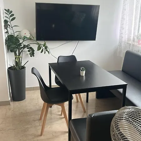 Apartmán Danner Familien-ferienwohnungen - Ruhige Lage, 650 M Zum Attersee & Zentral In