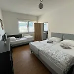 Danner Familien-ferienwohnungen - Ruhige Lage, 650 M Zum Attersee & Zentral In *