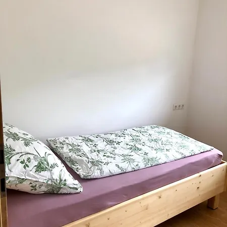 Danner Familien-ferienwohnungen - Ruhige Lage, 650 M Zum Attersee & Zentral In *