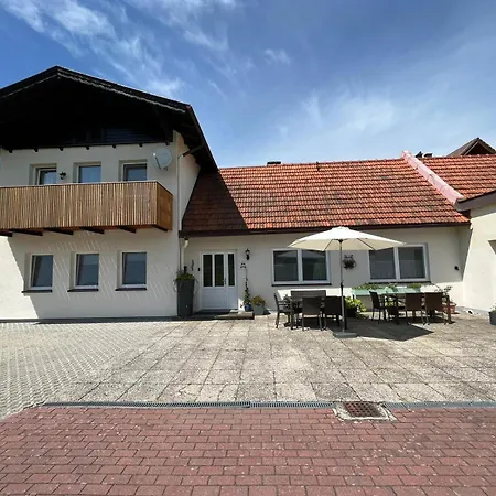 Danner Familien-ferienwohnungen - Ruhige Lage, 650 M Zum Attersee & Zentral In דירה *