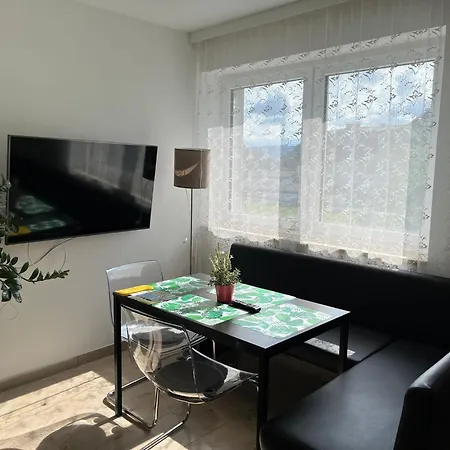 Danner Familien-ferienwohnungen - Ruhige Lage, 650 M Zum Attersee & Zentral In *