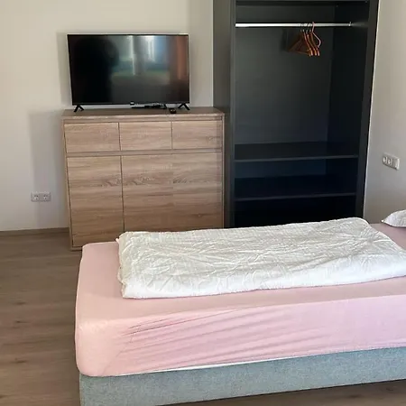 Danner Familien-ferienwohnungen - Ruhige Lage, 650 M Zum Attersee & Zentral In Lejlighed Schörfling