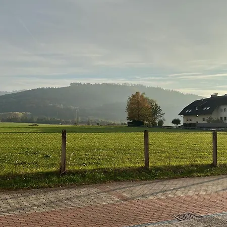 Danner Familien-ferienwohnungen - Ruhige Lage, 650 M Zum Attersee & Zentral In דירה *