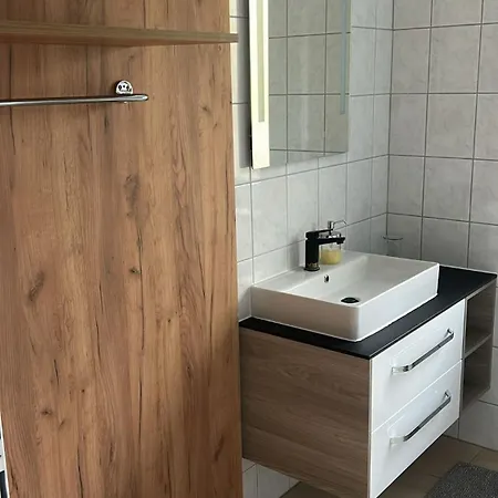 Danner Familien-ferienwohnungen - Ruhige Lage, 650 M Zum Attersee & Zentral In דירה