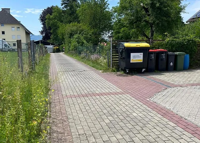 Danner Familien-ferienwohnungen - Ruhige Lage, 650 M Zum Attersee & Zentral In *
